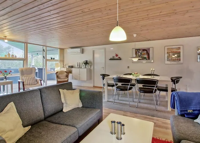 Wisti - 600m From The Sea By Interhome 度假居 *